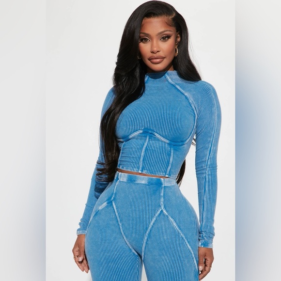 NWT ribbed cropped long sleeve top - Picture 1 of 8